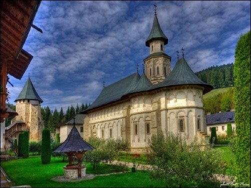 Church-and-a-Wishing-Well-church-wallpapers