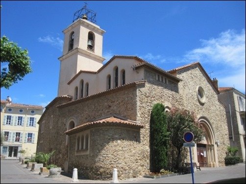 Church-in-St.-Maxime-France-free-church-background-images